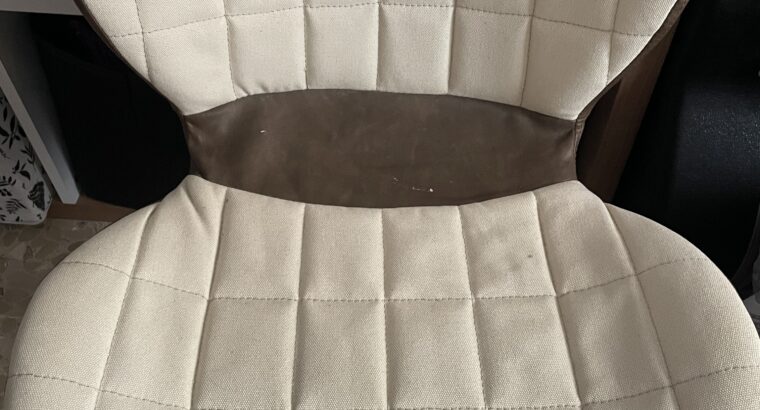 Офісне крісло